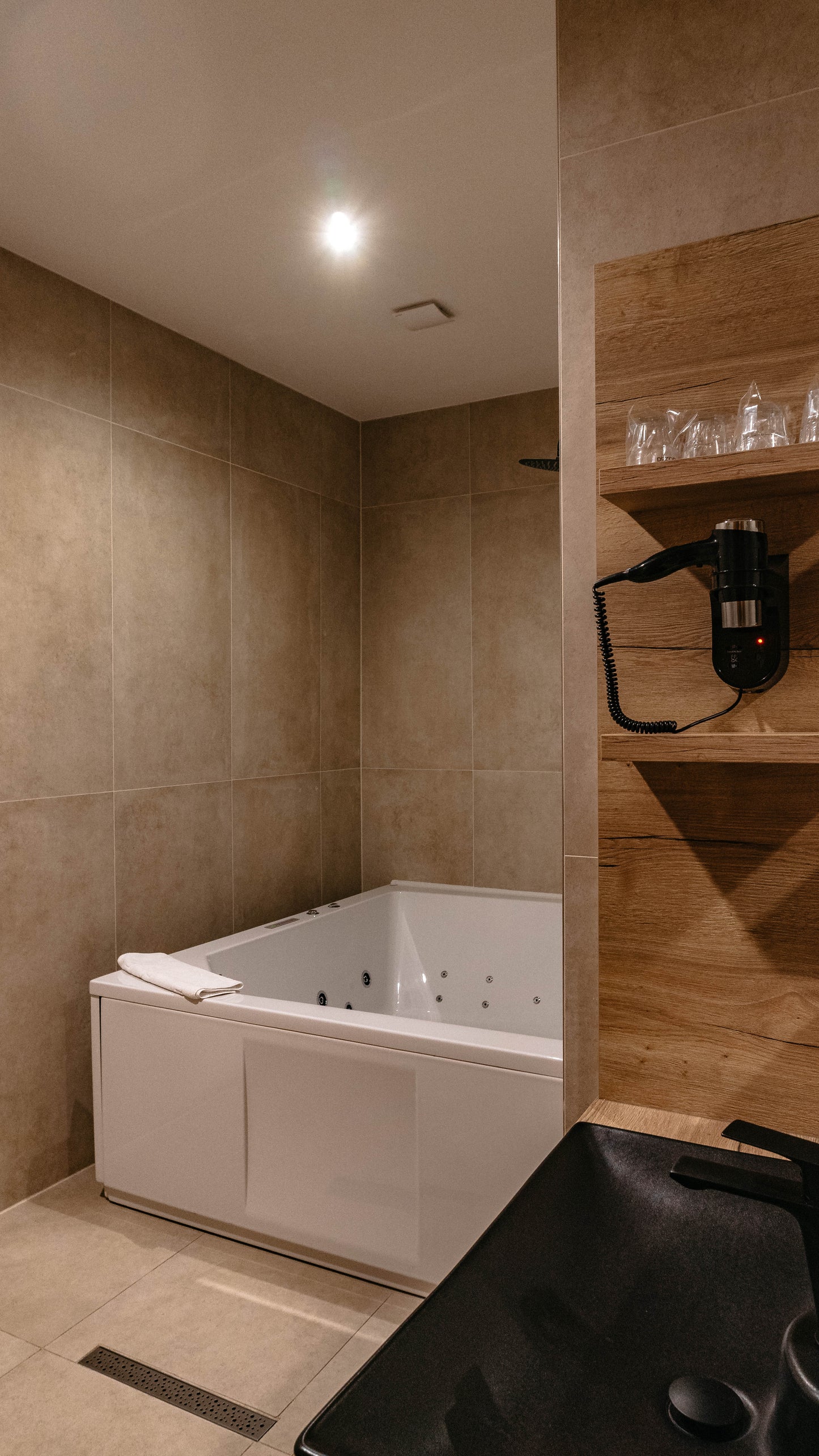 Extra nights for Full Week Deluxe Hotel Package