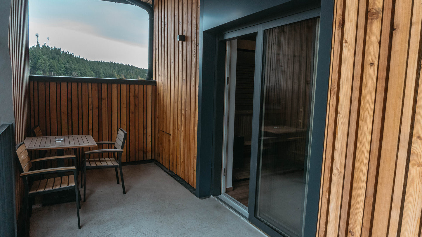 Extra nights for Full Week Deluxe Hotel Package