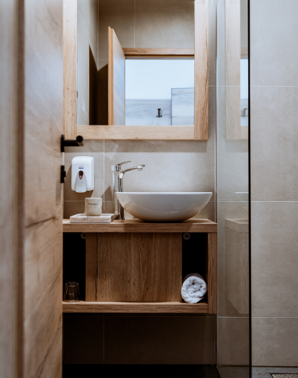 Classic Room width 6 beds